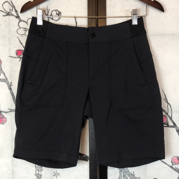 🐲💙 Athleta Black Trekkie Bermuda Short - Picture 8 of 8